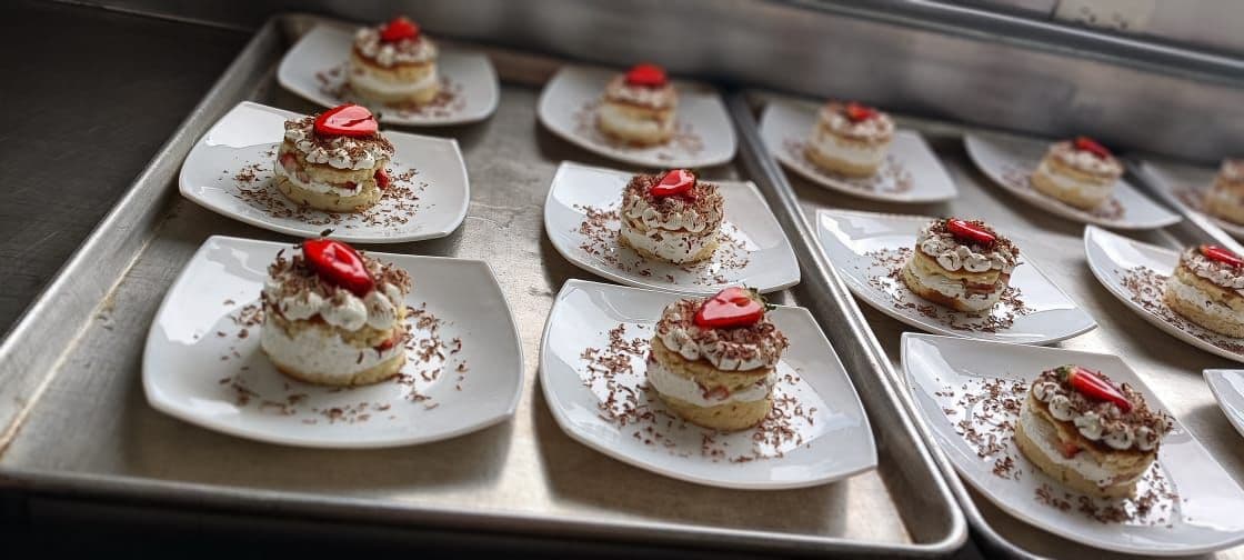 Bandejas de postres listas para servir